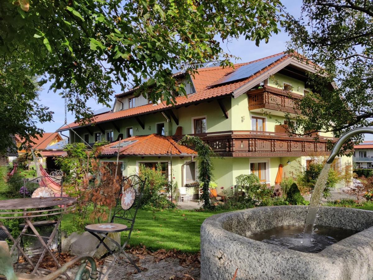 Pension Holzapfel Sankt Georgen im Attergau Buitenkant foto