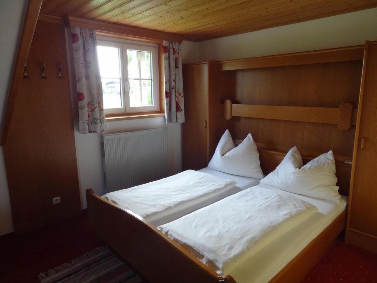 Pension Holzapfel Sankt Georgen im Attergau Buitenkant foto