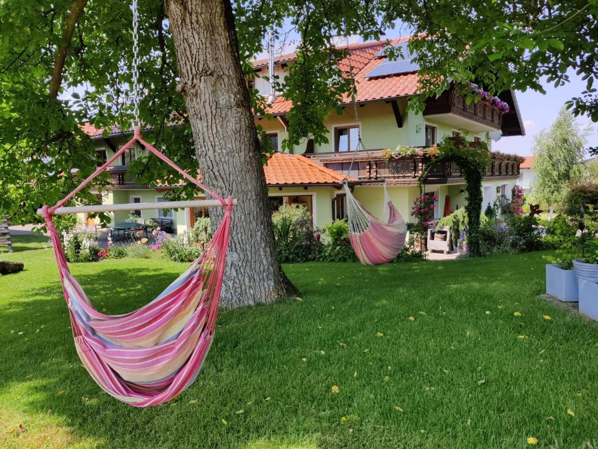 Pension Holzapfel Sankt Georgen im Attergau Buitenkant foto